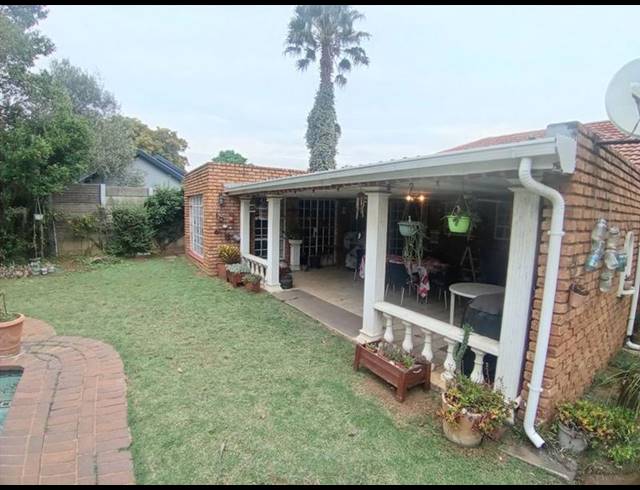 4 BEDROOM HOUSE FOR SALE IN FARRARMERE